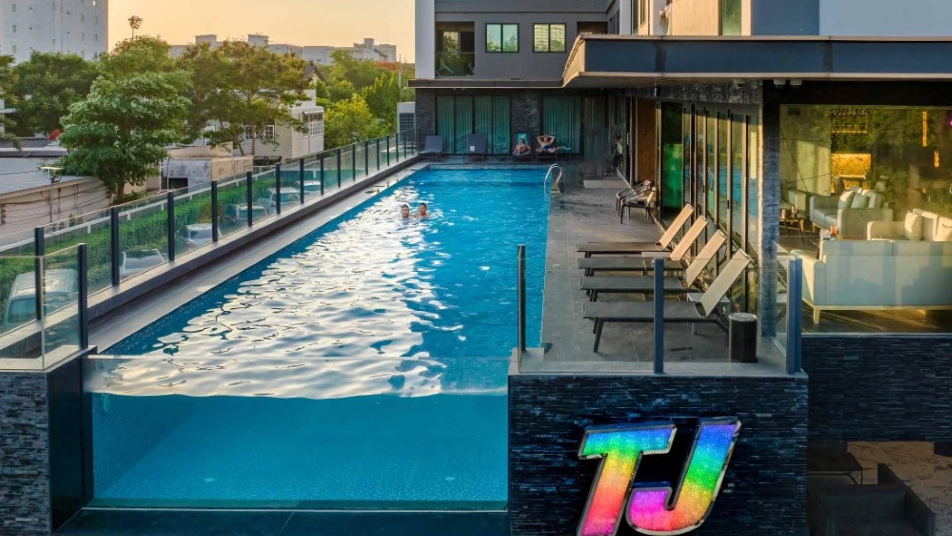 The TJ Hotel Pattaya Slider 1