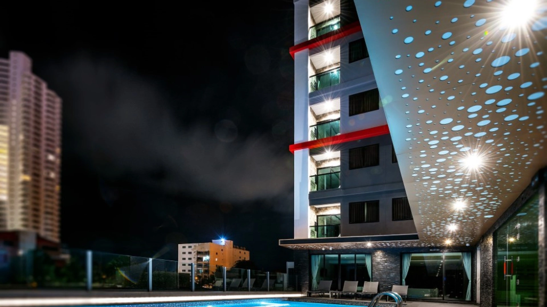 The TJ Hotel Pattaya Slider 1